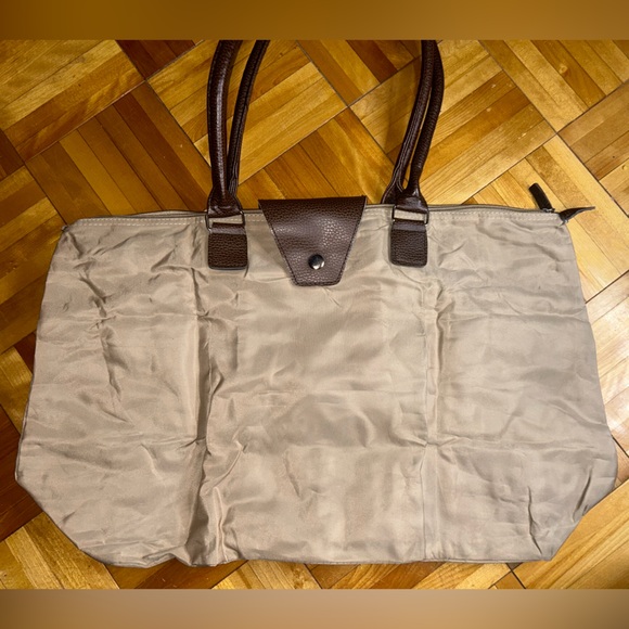FOLDABLE overnight tote shoulder tan Bag - Picture 6 of 8